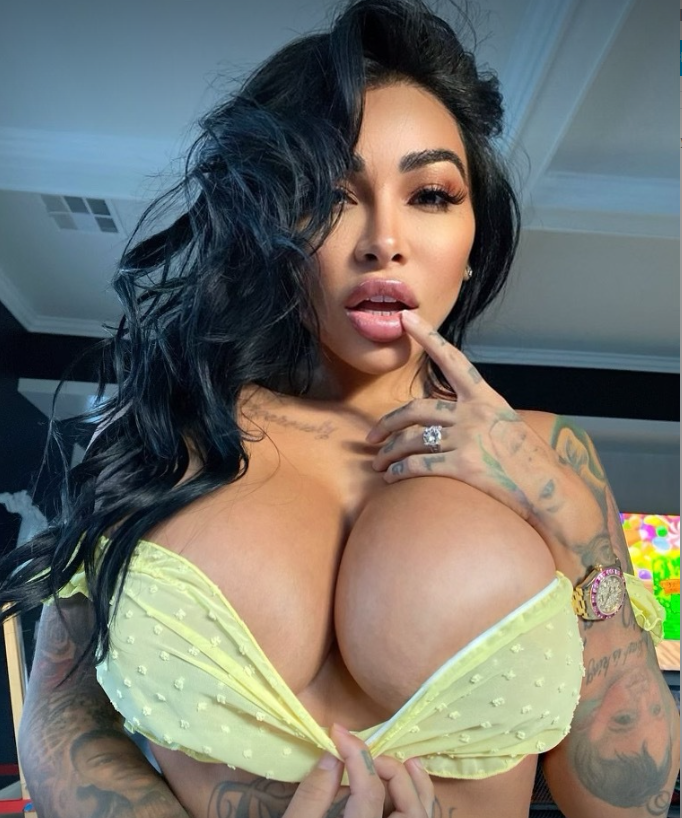 brittanya2horny-ebony-onlyfans